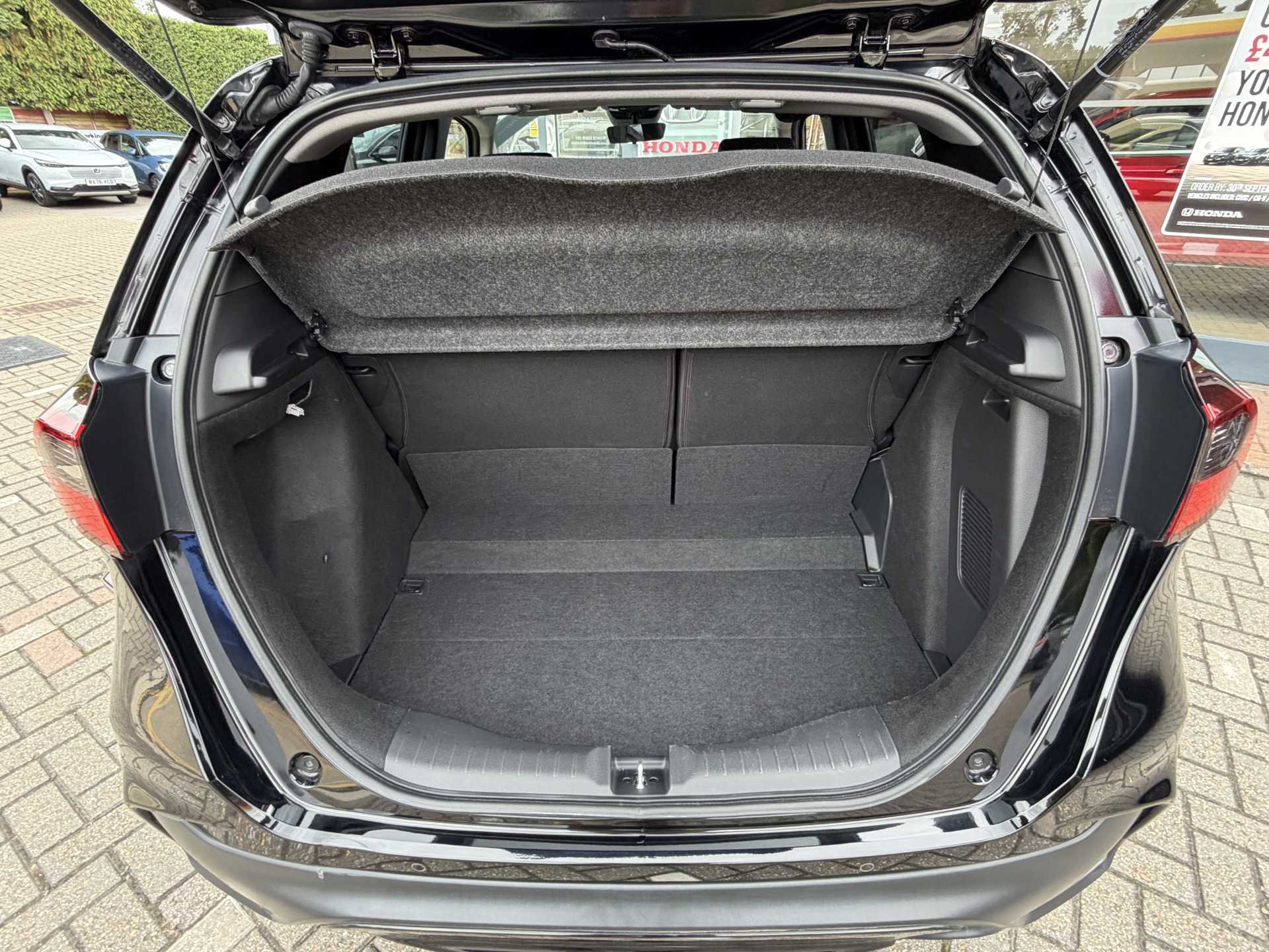 Honda Jazz 1.5 i-MMD Hybrid Advance 5dr eCVT — image 13