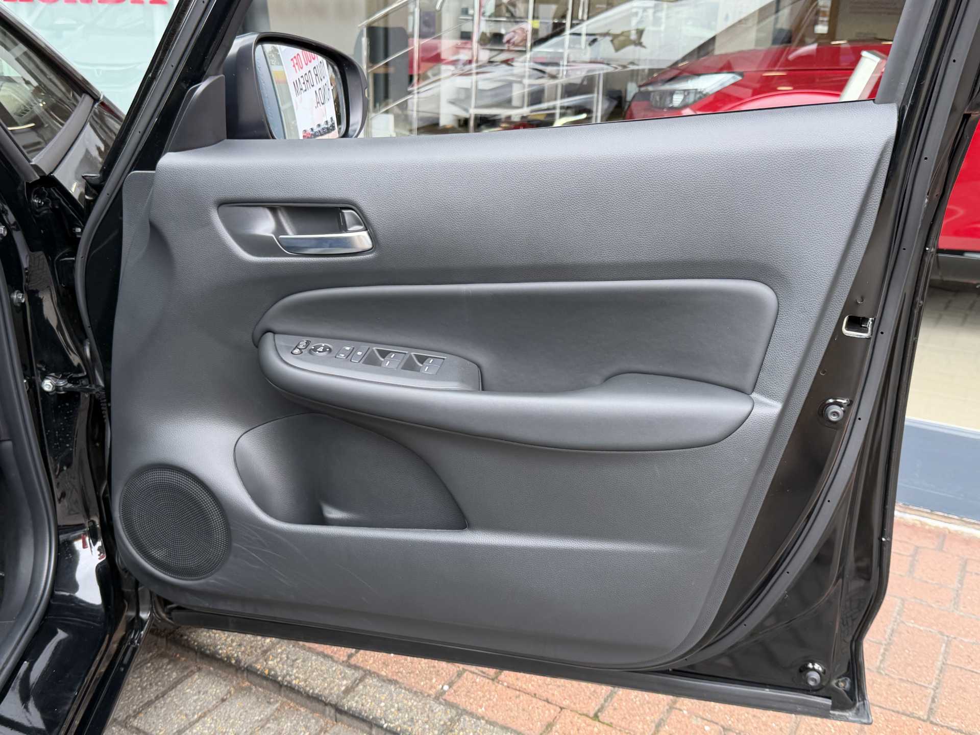 Honda Jazz 1.5 i-MMD Hybrid Advance 5dr eCVT — image 17
