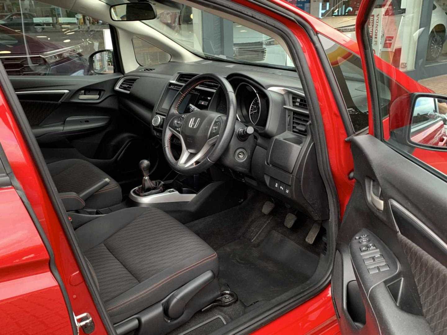 Honda JAZZ 1.5 i-VTEC Sport Navi 5dr - Image 15