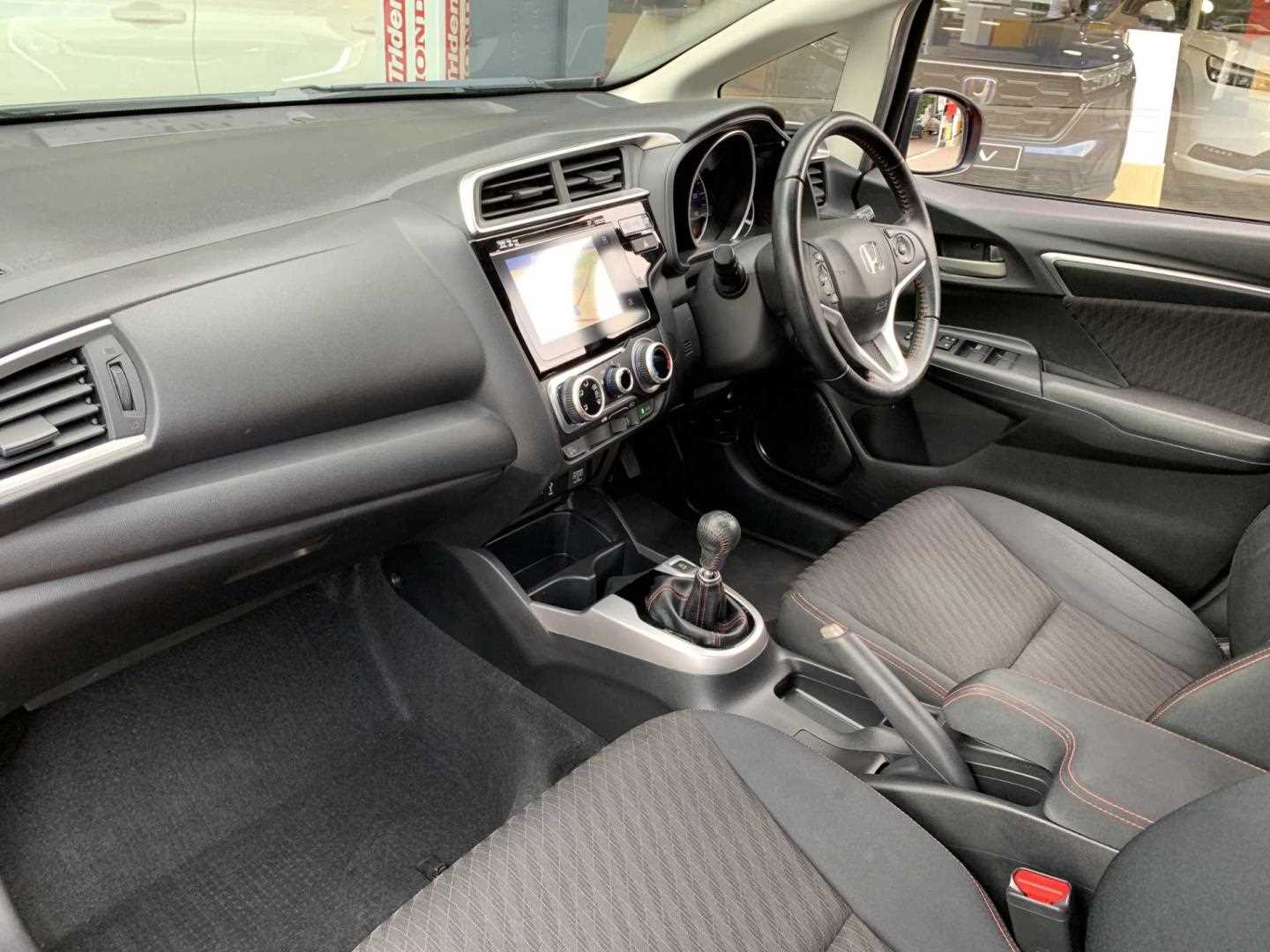 Honda JAZZ 1.5 i-VTEC Sport Navi 5dr - Image 2