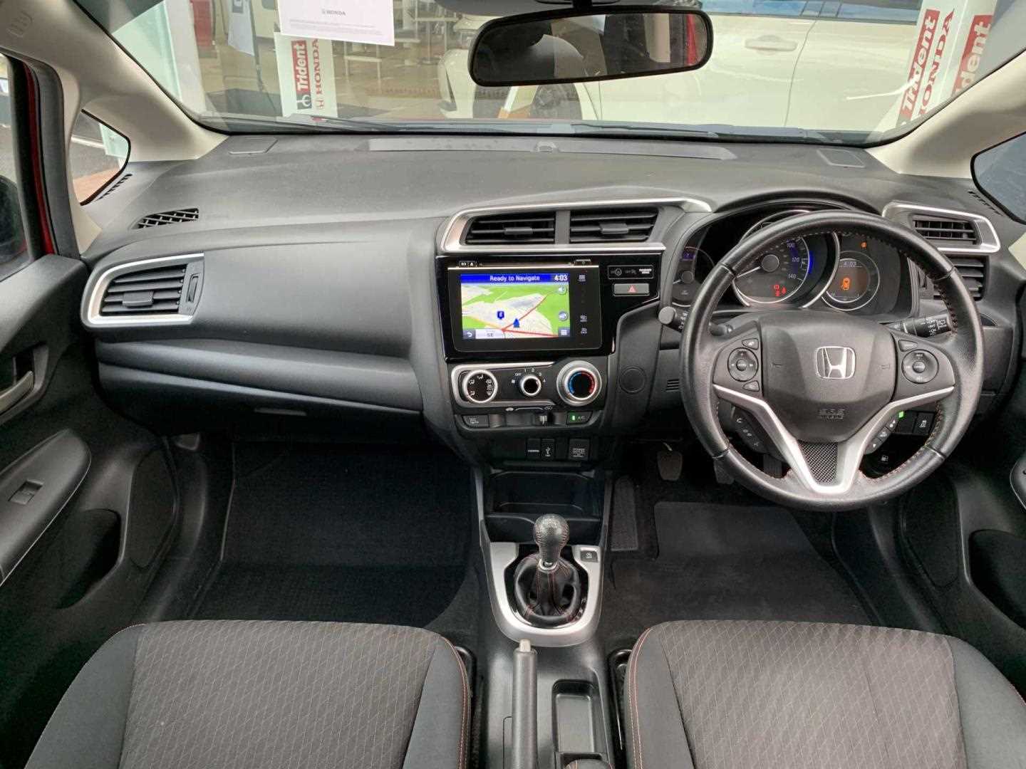 Honda JAZZ 1.5 i-VTEC Sport Navi 5dr - Image 4
