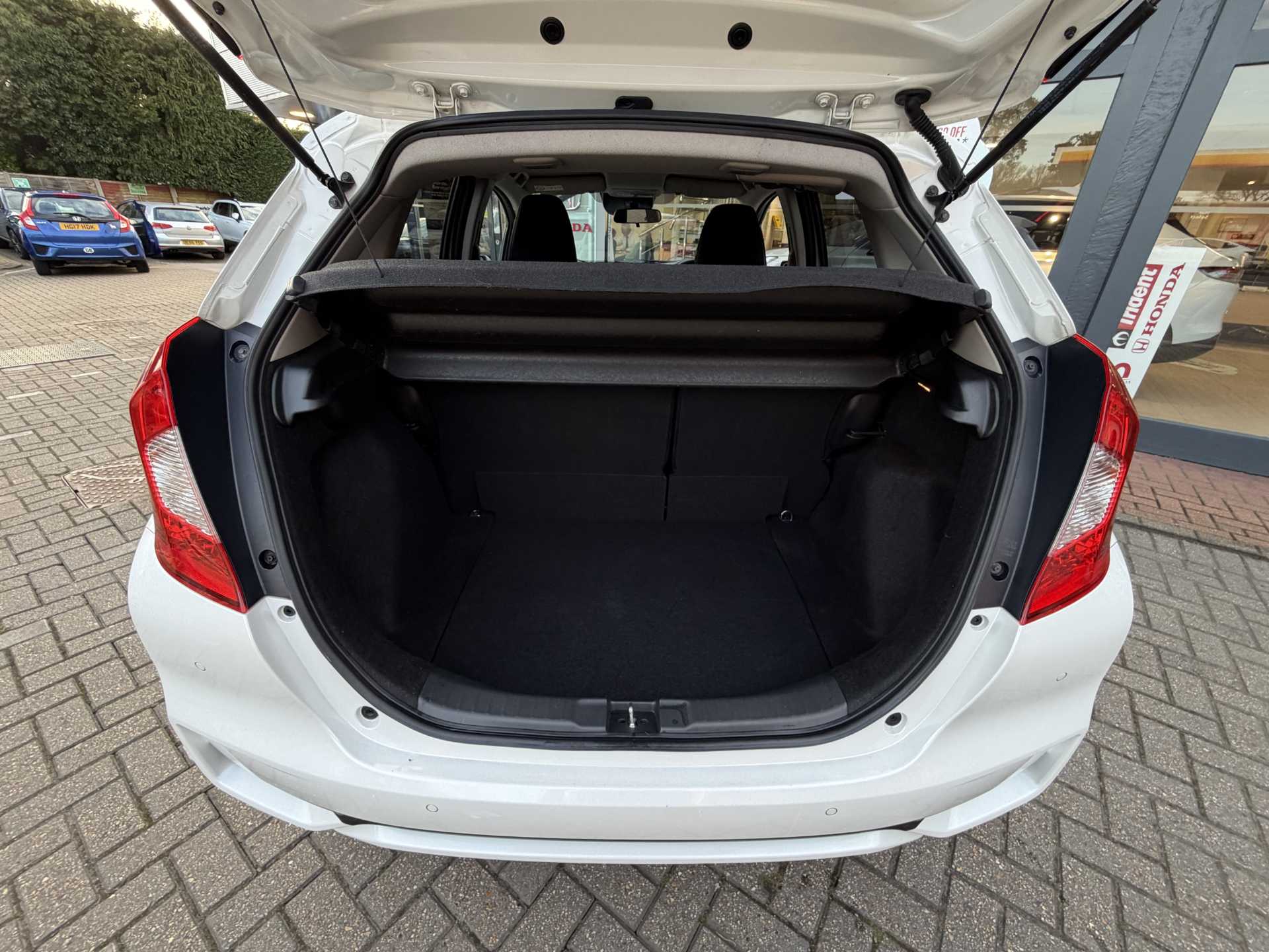 Honda Jazz 1.3 i-VTEC EX Navi 5dr CVT - Image 13