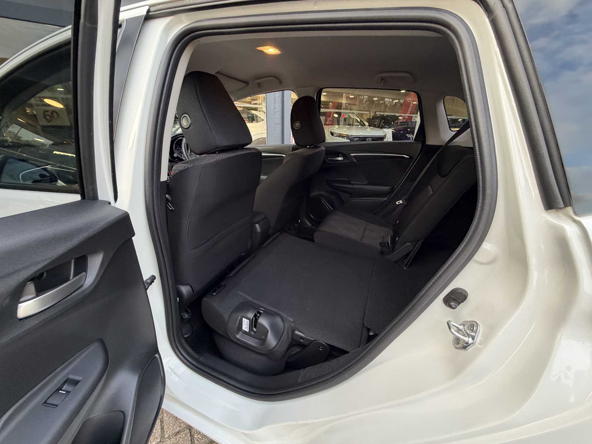 Honda Jazz 1.3 i-VTEC EX Navi 5dr CVT - Image 19