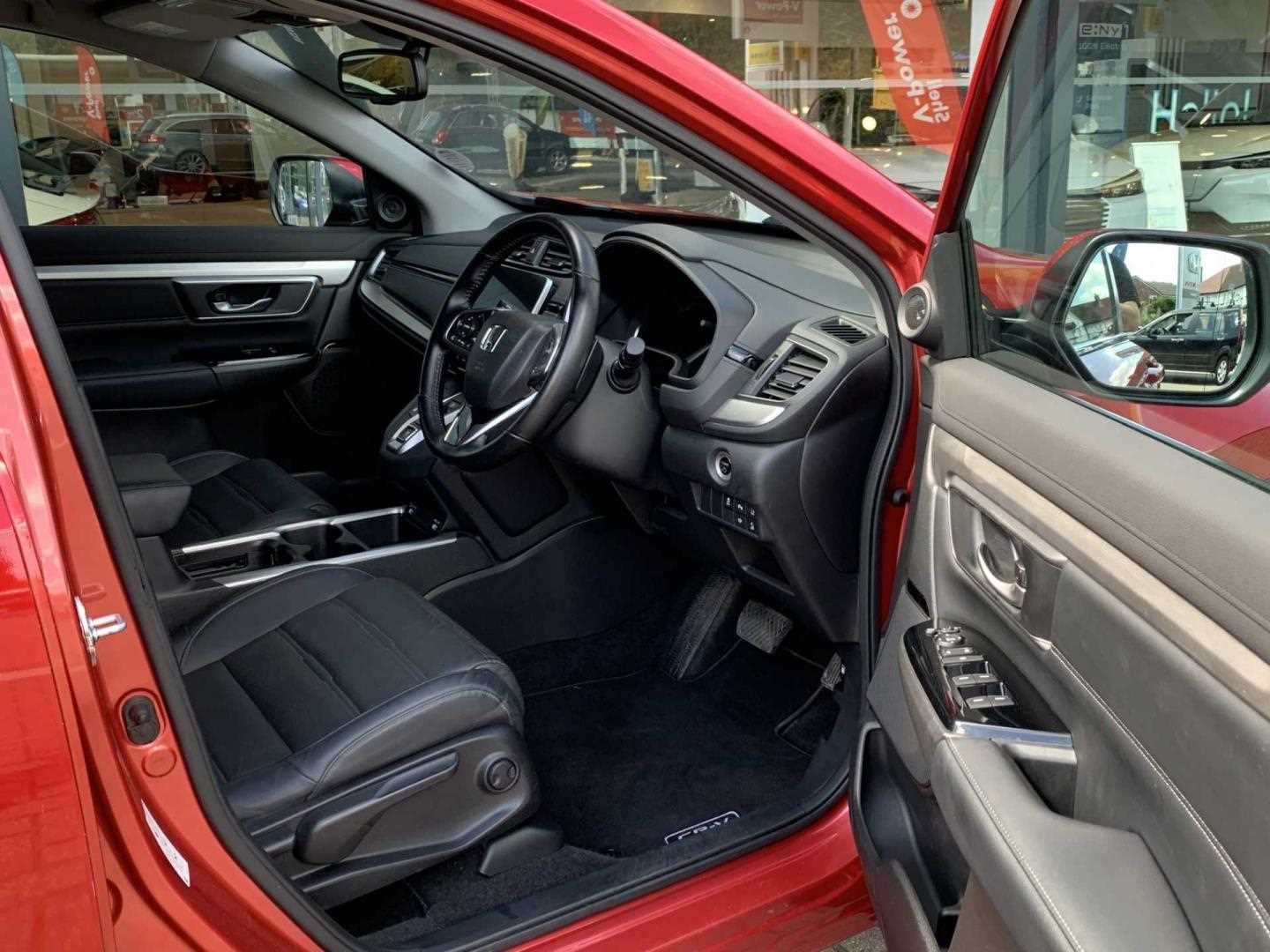 Honda CR-V 2.0 i-MMD Hybrid SR 2WD 5dr eCVT - Image 15