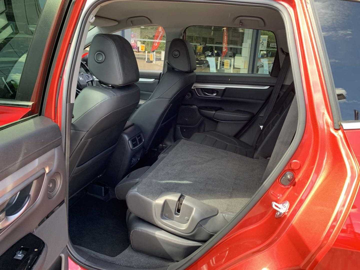 Honda CR-V 2.0 i-MMD Hybrid SR 2WD 5dr eCVT - Image 19
