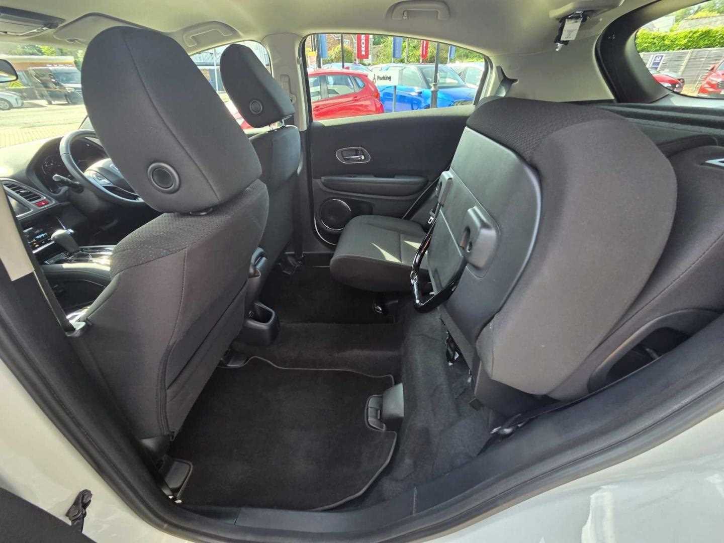 Honda HR-V 1.5 i-VTEC SE Navi CVT 5dr - Image 18