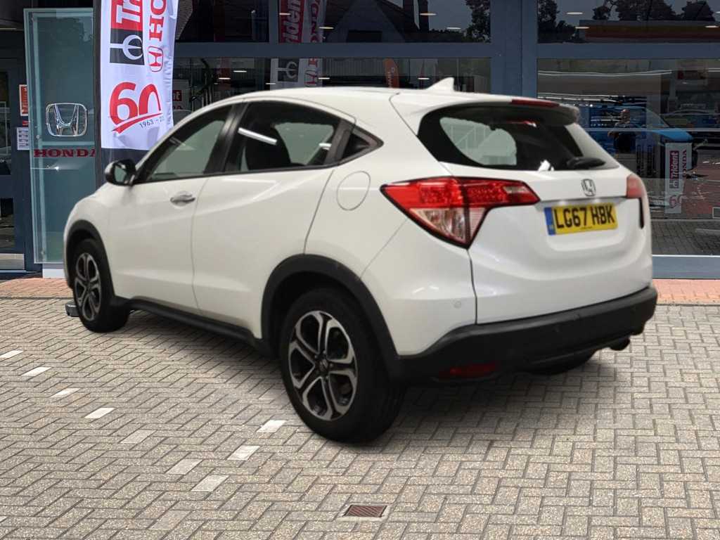 Honda HR-V 1.5 i-VTEC SE Navi CVT 5dr - Image 3
