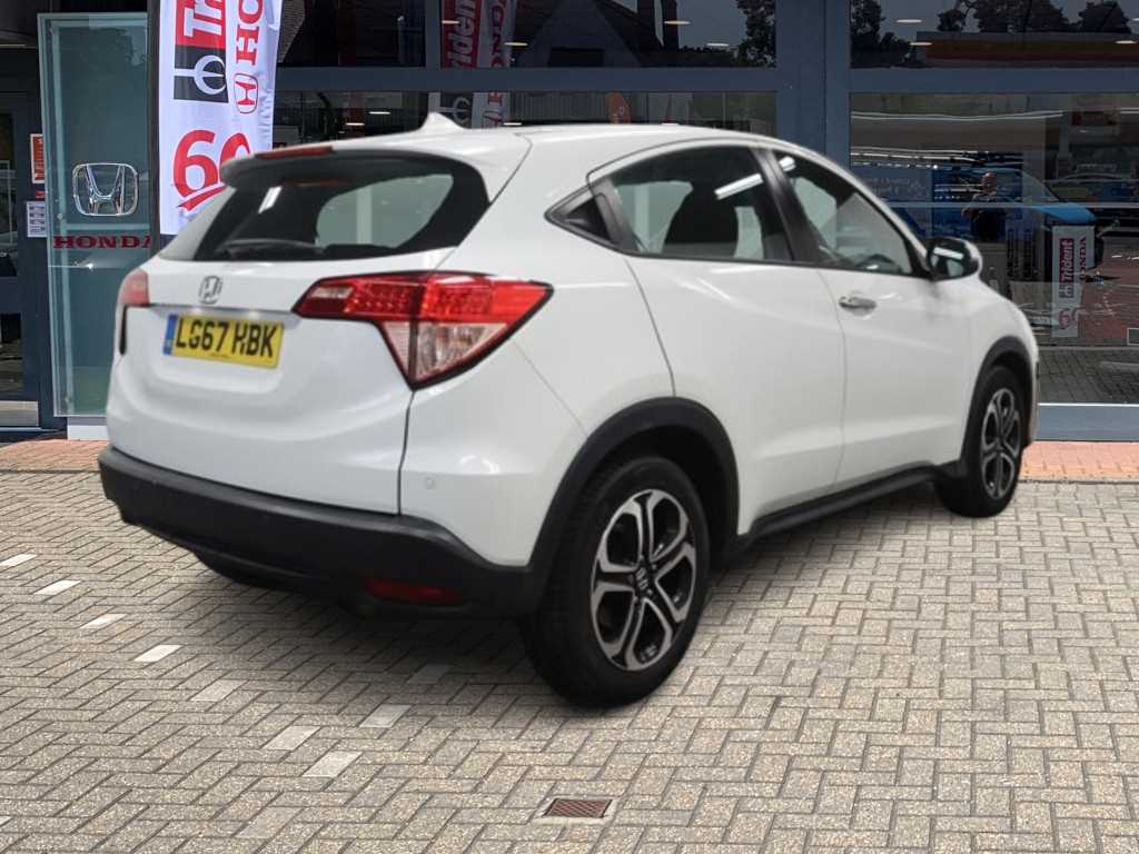 Honda HR-V 1.5 i-VTEC SE Navi CVT 5dr - Image 9