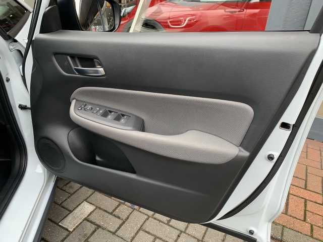 Honda Jazz 1.5 i-MMD Hybrid Crosstar EX 5dr eCVT - Image 17