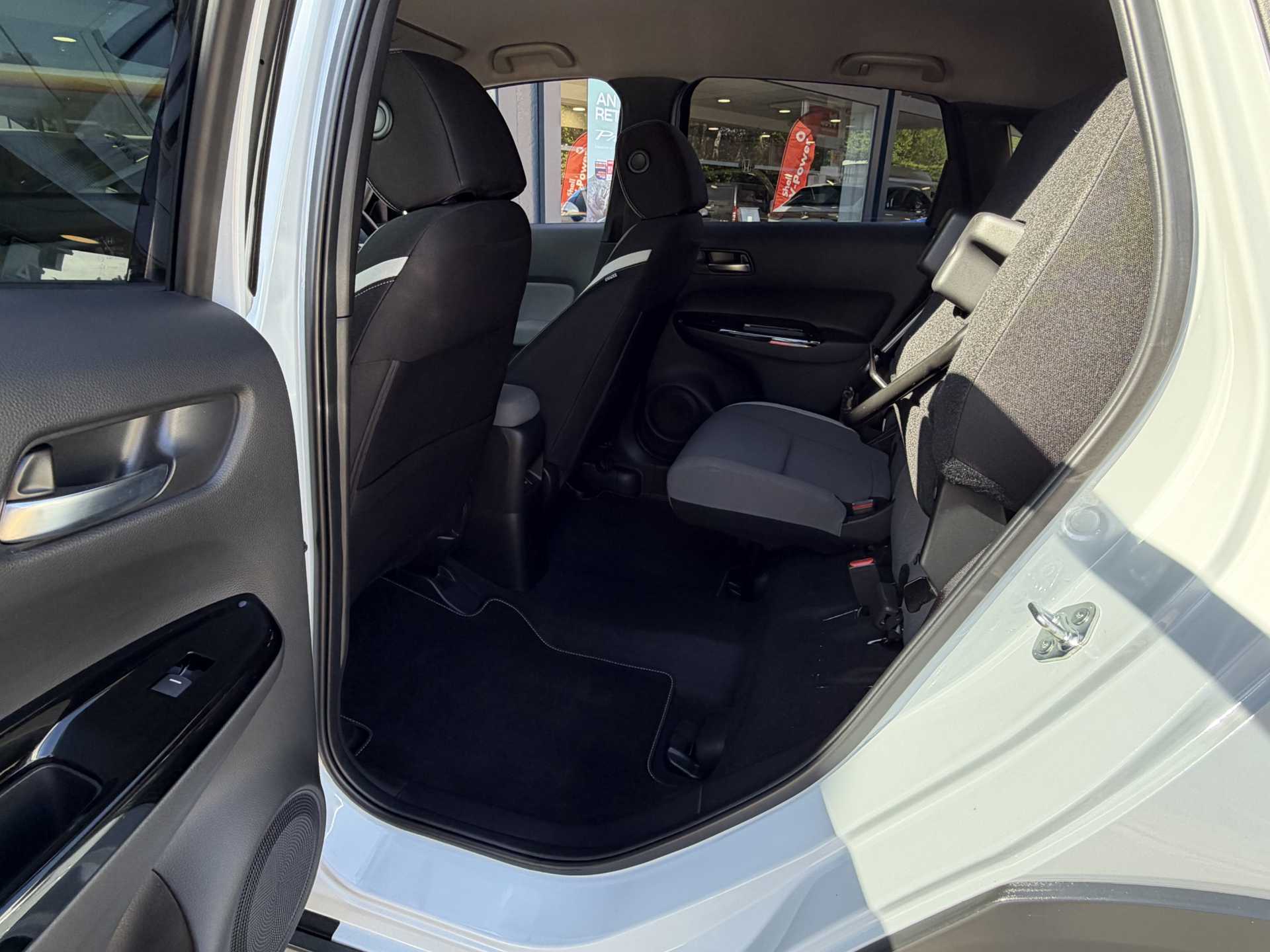 Honda Jazz 1.5 i-MMD Hybrid Crosstar EX 5dr eCVT - Image 18