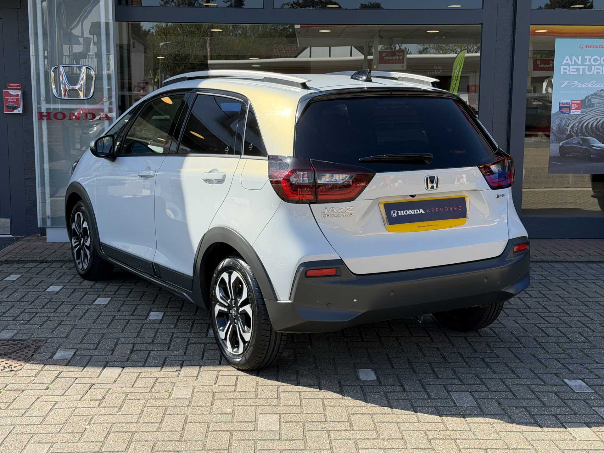 Honda Jazz 1.5 i-MMD Hybrid Crosstar EX 5dr eCVT - Image 3