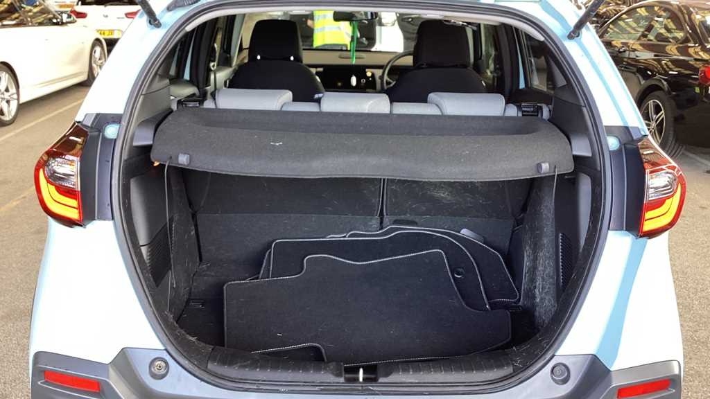 Honda JAZZ 1.5 i-MMD Hybrid Crosstar EX 5dr eCVT - Image 10