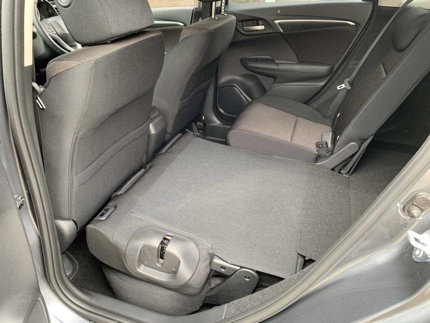 Honda JAZZ 1.3 EX Navi 5dr CVT - Image 19