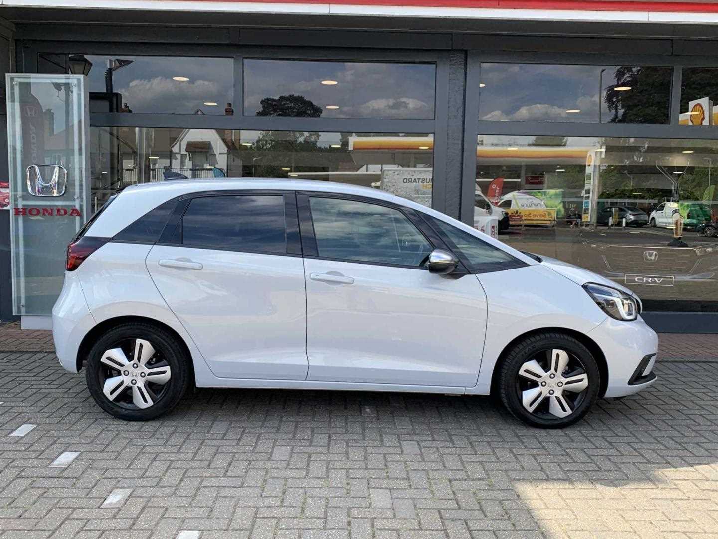 Honda JAZZ 1.5 i-MMD Hybrid EX 5dr eCVT - Image 5
