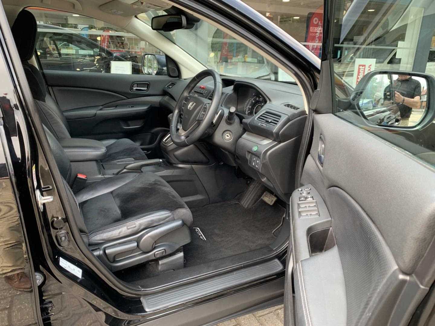 Honda CR-V 2.0 i-VTEC SR 5dr Auto - Image 15