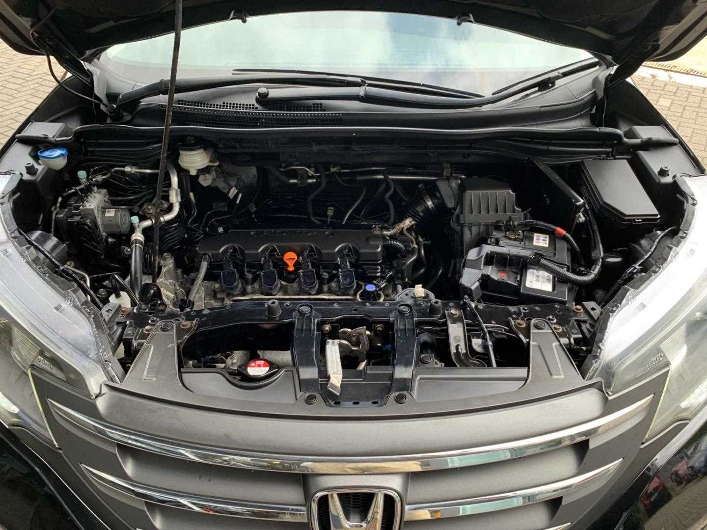 Honda CR-V 2.0 i-VTEC SR 5dr Auto - Image 20