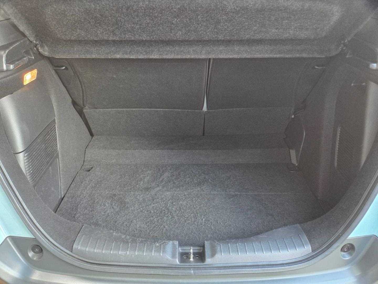 Honda JAZZ 1.5 i-MMD Hybrid Crosstar EX 5dr eCVT - Image 13