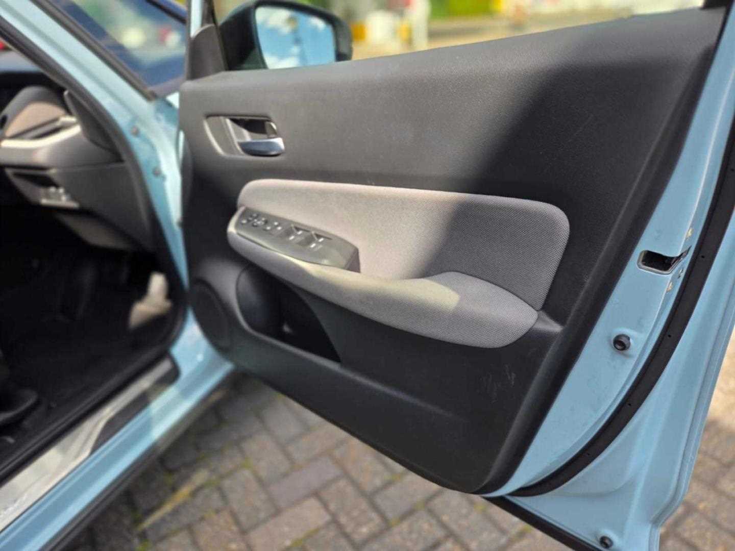 Honda JAZZ 1.5 i-MMD Hybrid Crosstar EX 5dr eCVT - Image 17