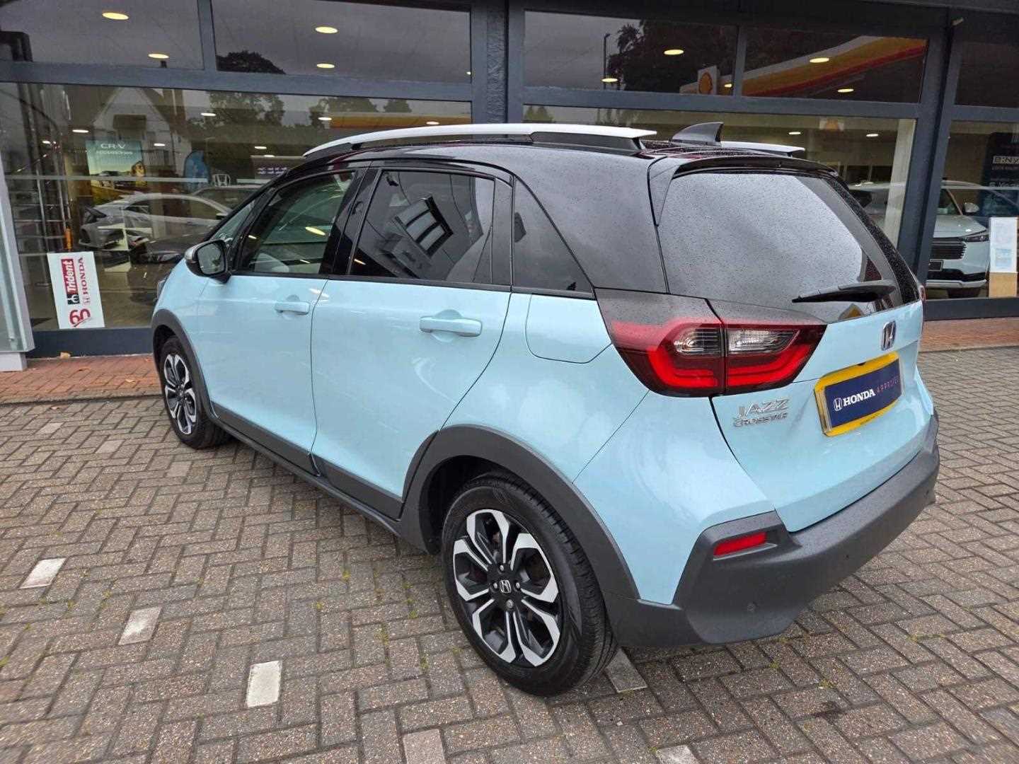 Honda JAZZ 1.5 i-MMD Hybrid Crosstar EX 5dr eCVT - Image 3