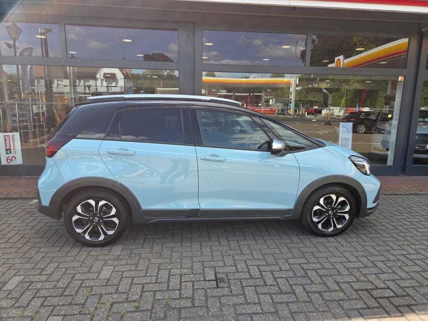 Honda JAZZ 1.5 i-MMD Hybrid Crosstar EX 5dr eCVT - Image 5