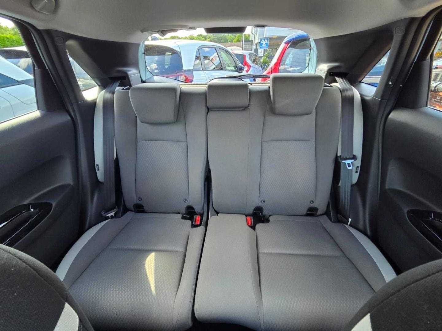 Honda JAZZ 1.5 i-MMD Hybrid Crosstar EX 5dr eCVT - Image 8