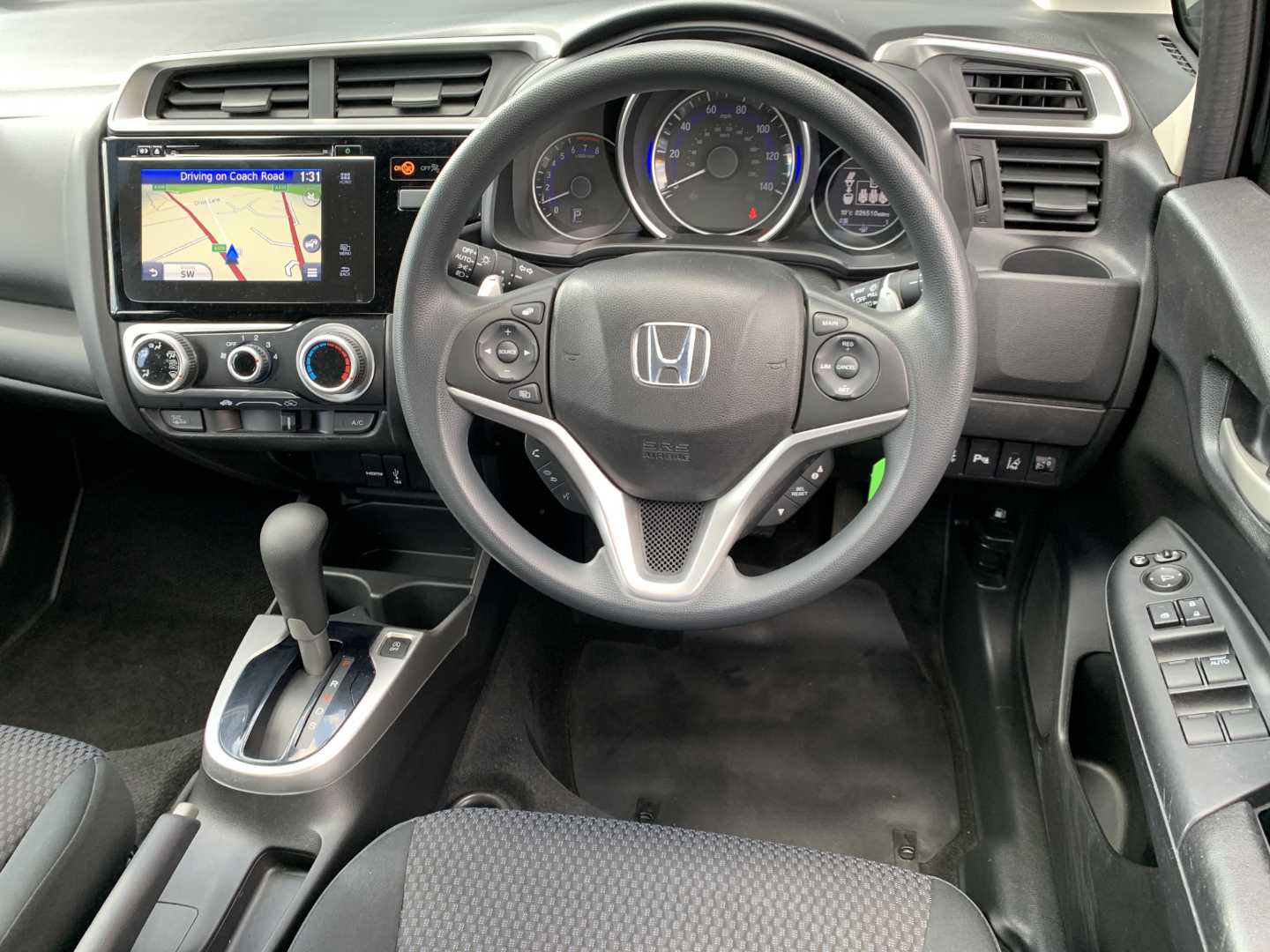 Honda JAZZ 1.3 i-VTEC SE Navi 5dr CVT - Image 14