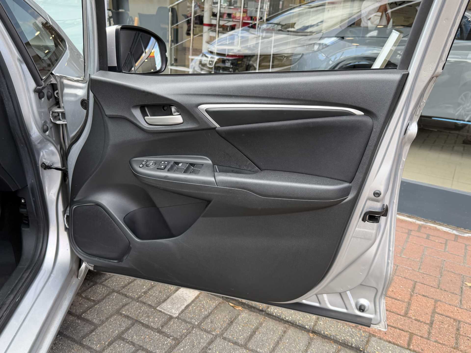 Honda Jazz 1.3 SE 5dr CVT — image 17