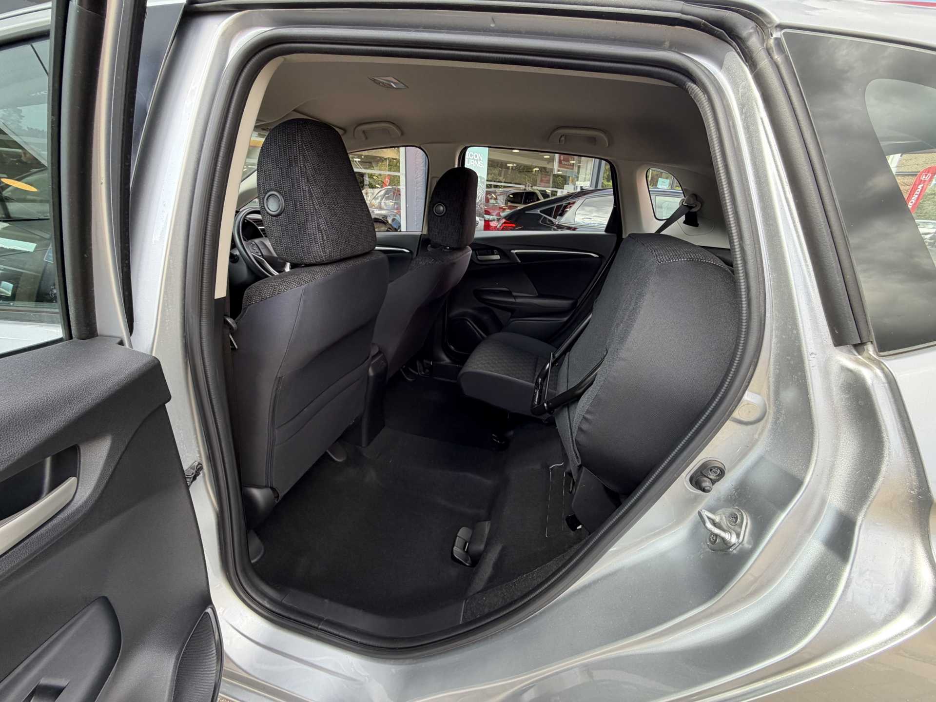 Honda Jazz 1.3 SE 5dr CVT — image 18
