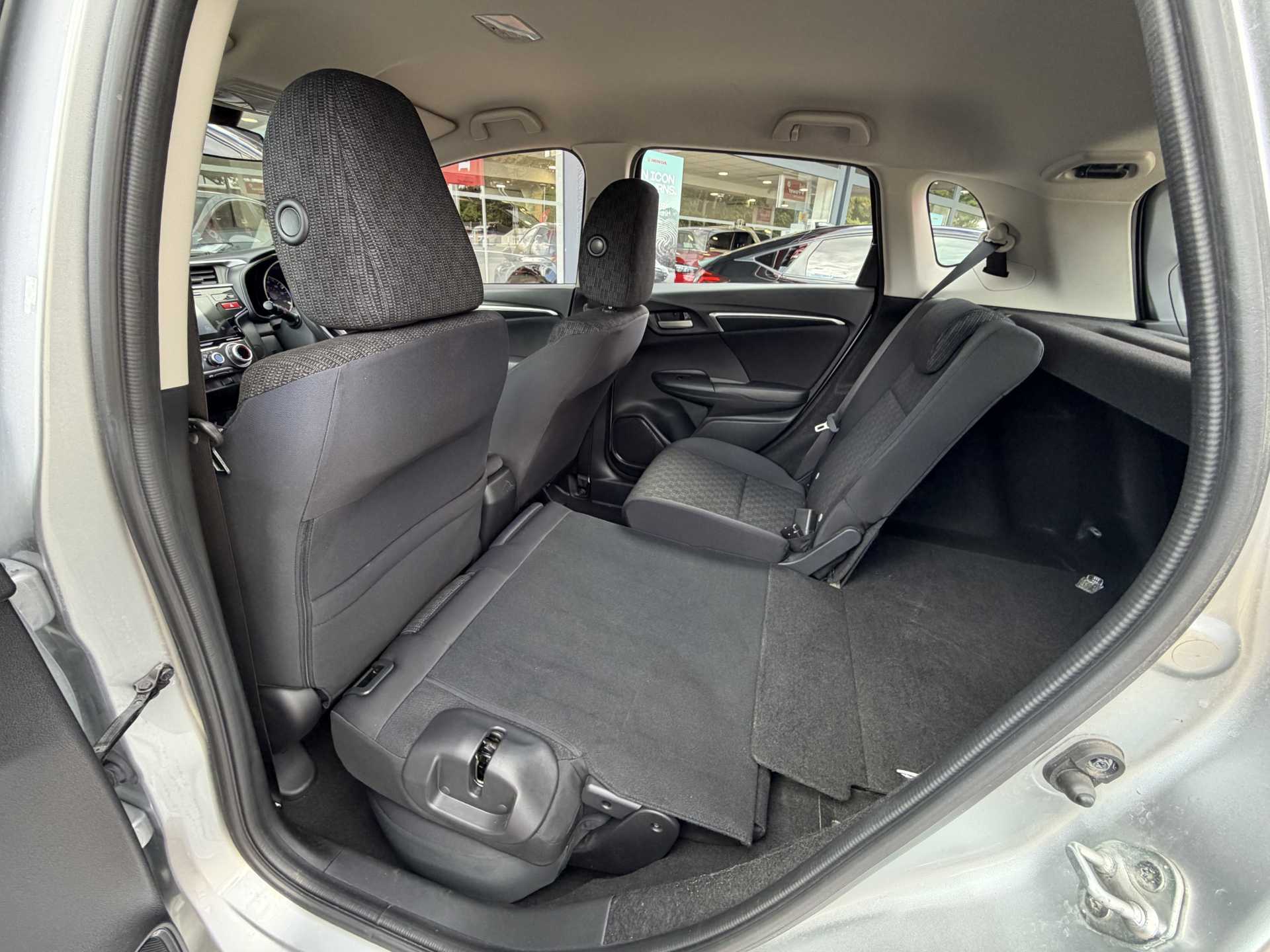 Honda Jazz 1.3 SE 5dr CVT — image 19