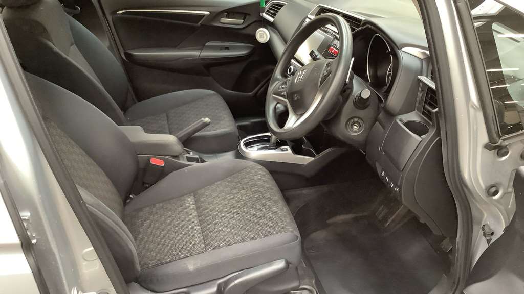 Honda Jazz 1.3 SE 5dr CVT - Image 2
