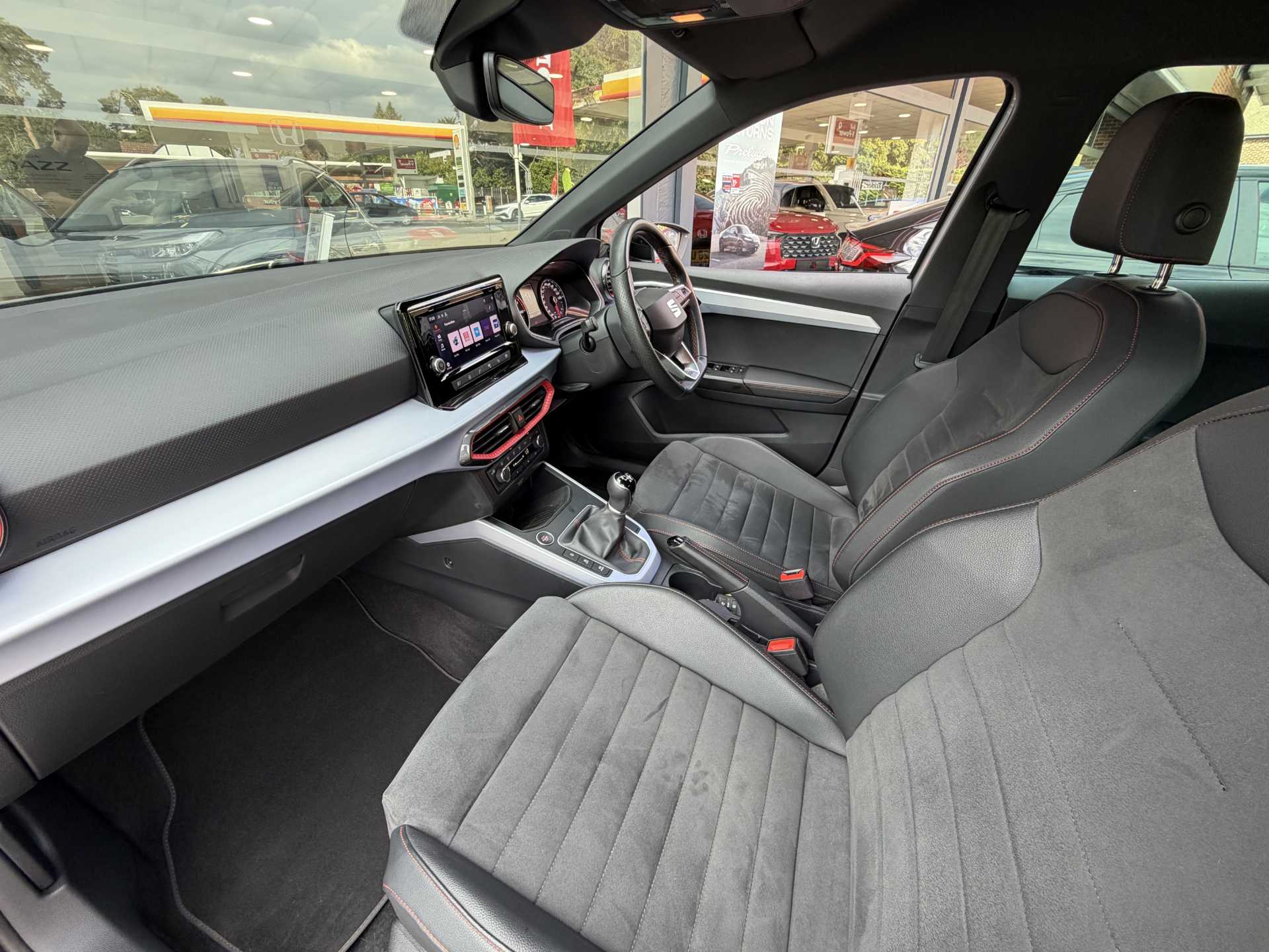 Seat ARONA 1.0 TSI 110 FR Edition 5dr — image 2