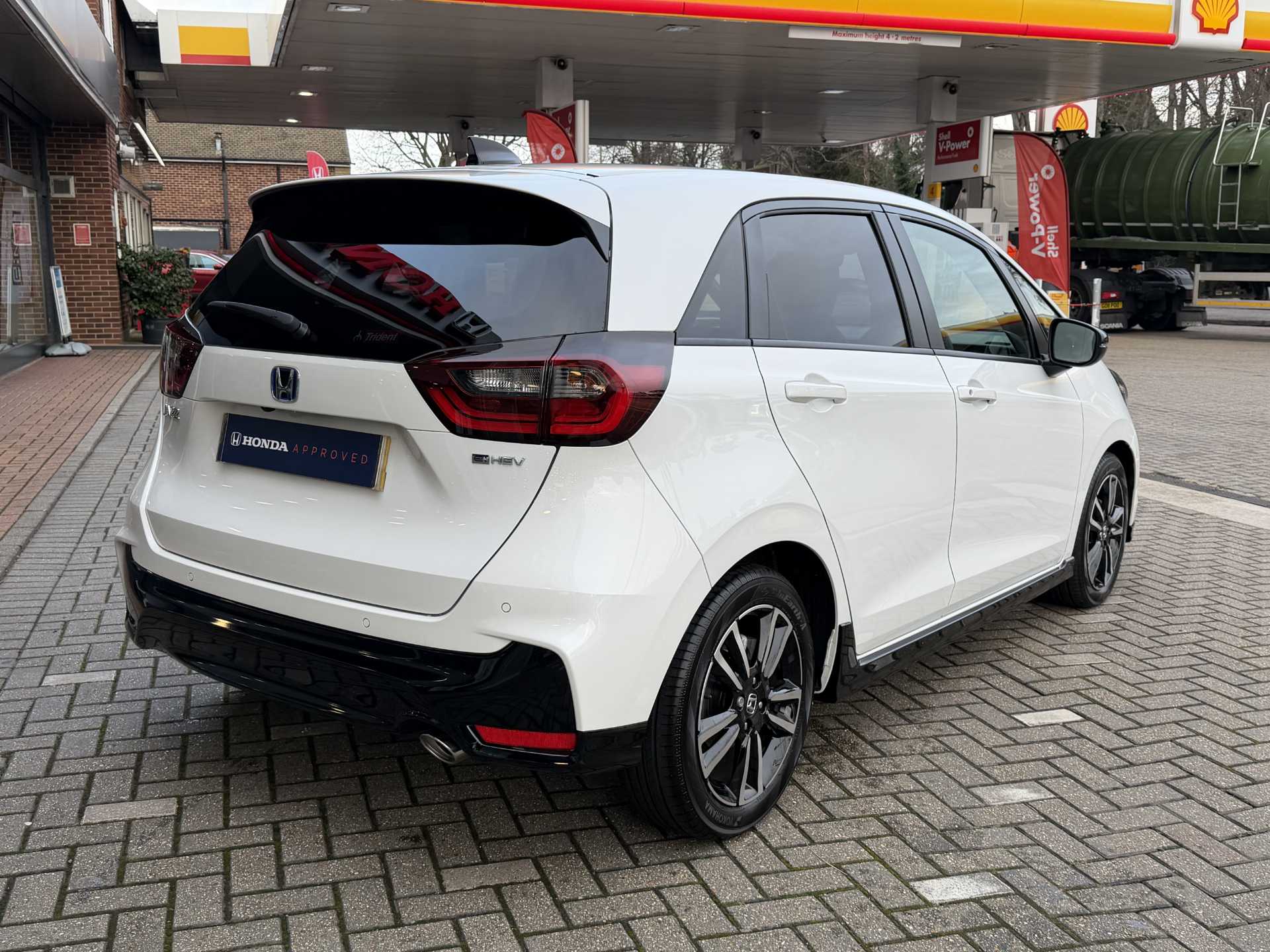 Honda Jazz 1.5 i-MMD Hybrid Advance Sport 5dr eCVT - Image 12