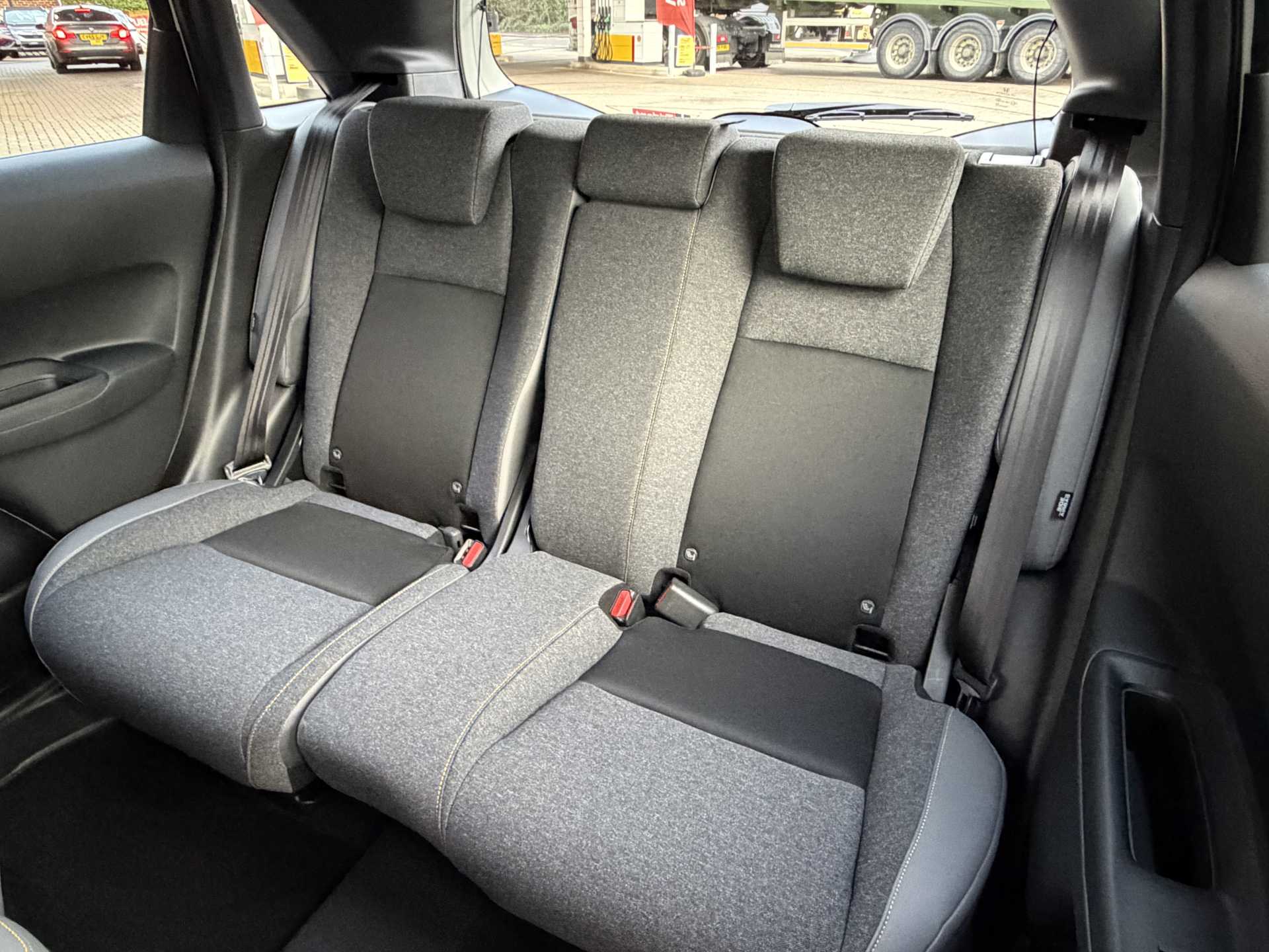 Honda Jazz 1.5 i-MMD Hybrid Advance Sport 5dr eCVT - Image 8