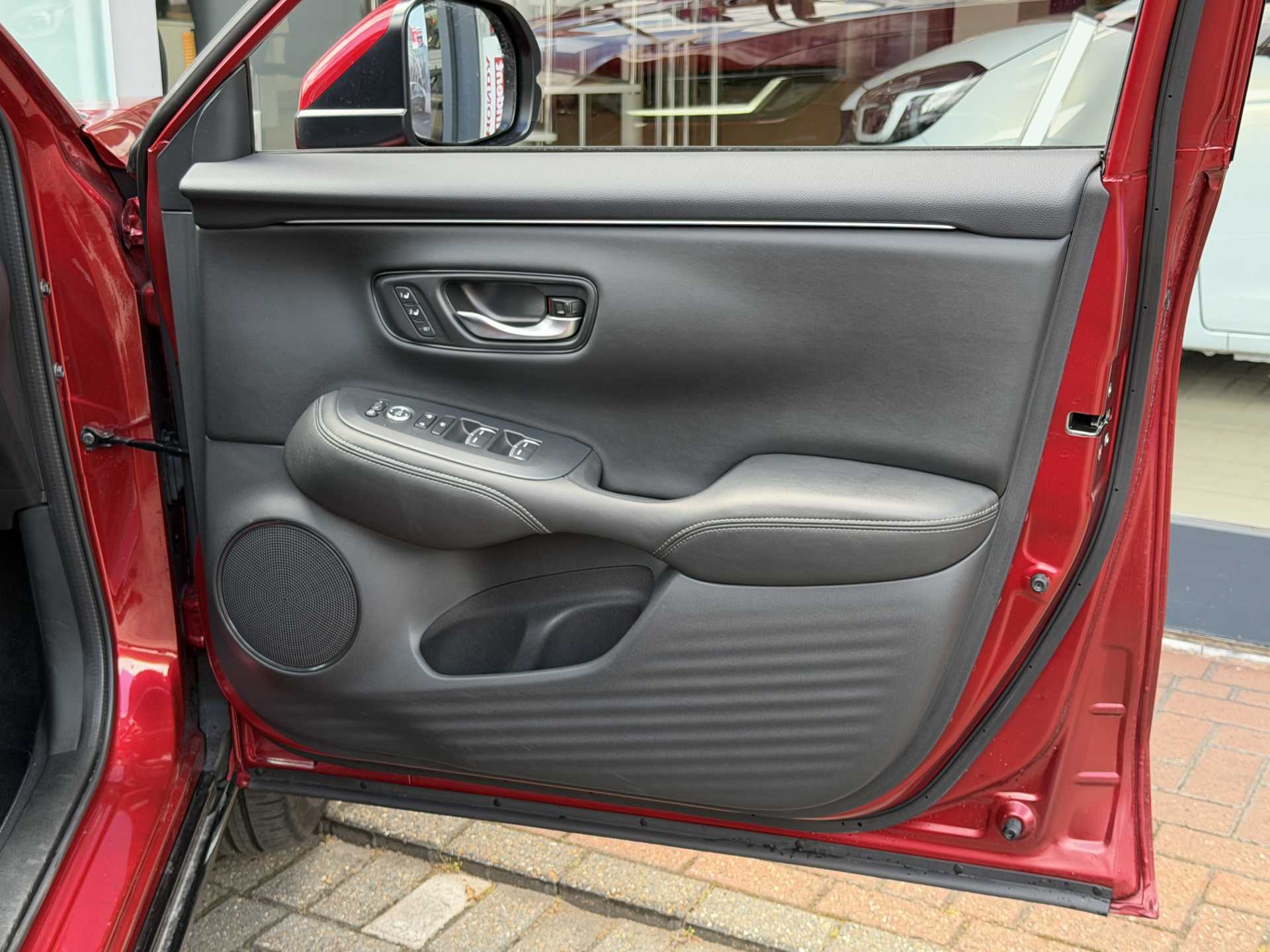Honda ZR-V 2.0 eHEV Advance 5dr CVT - Image 17