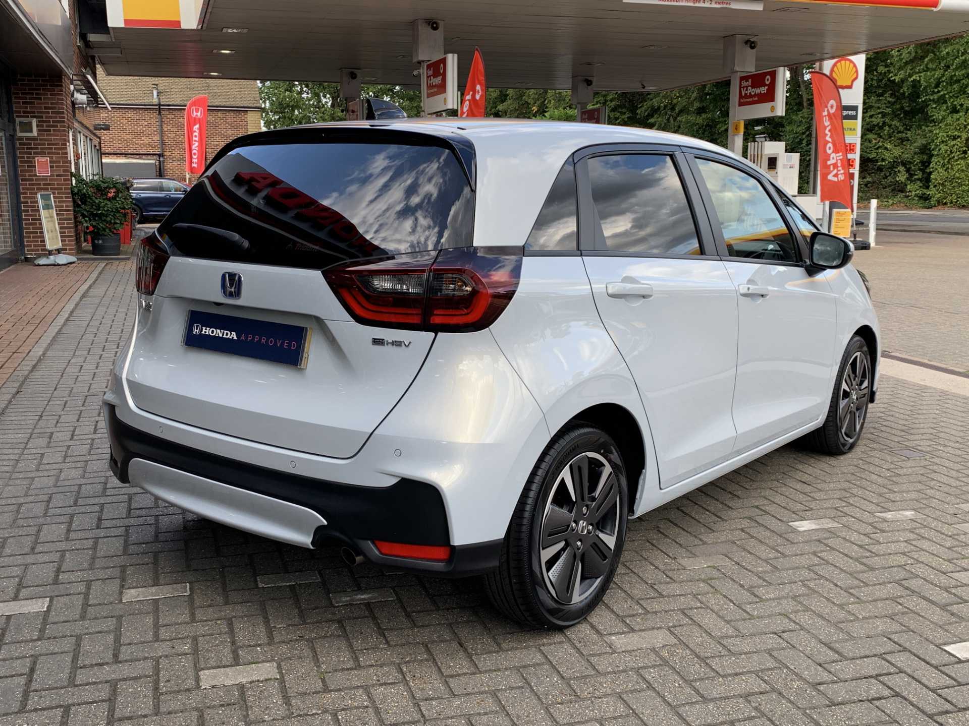 Honda Jazz 1.5 i-MMD Hybrid Advance 5dr eCVT - Image 12