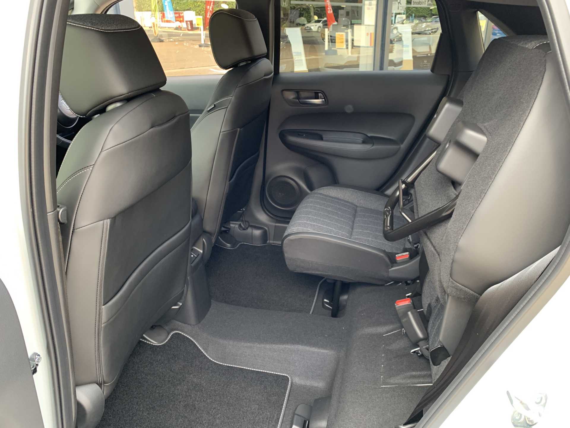 Honda Jazz 1.5 i-MMD Hybrid Advance 5dr eCVT - Image 18