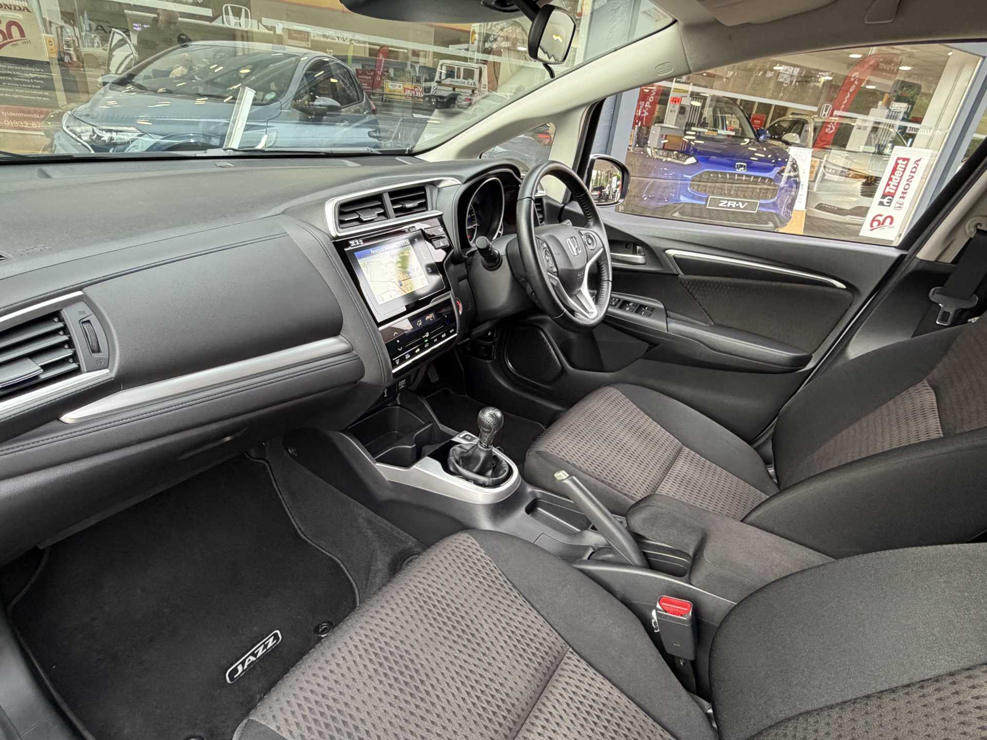 Honda Jazz 1.3 i-VTEC EX Navi 5dr - Image 2