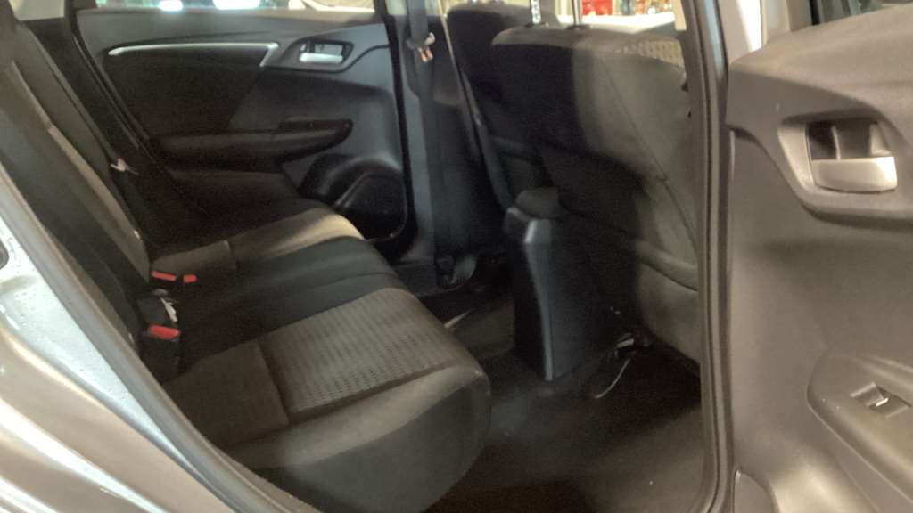 Honda Jazz 1.3 i-VTEC EX Navi 5dr - Image 8