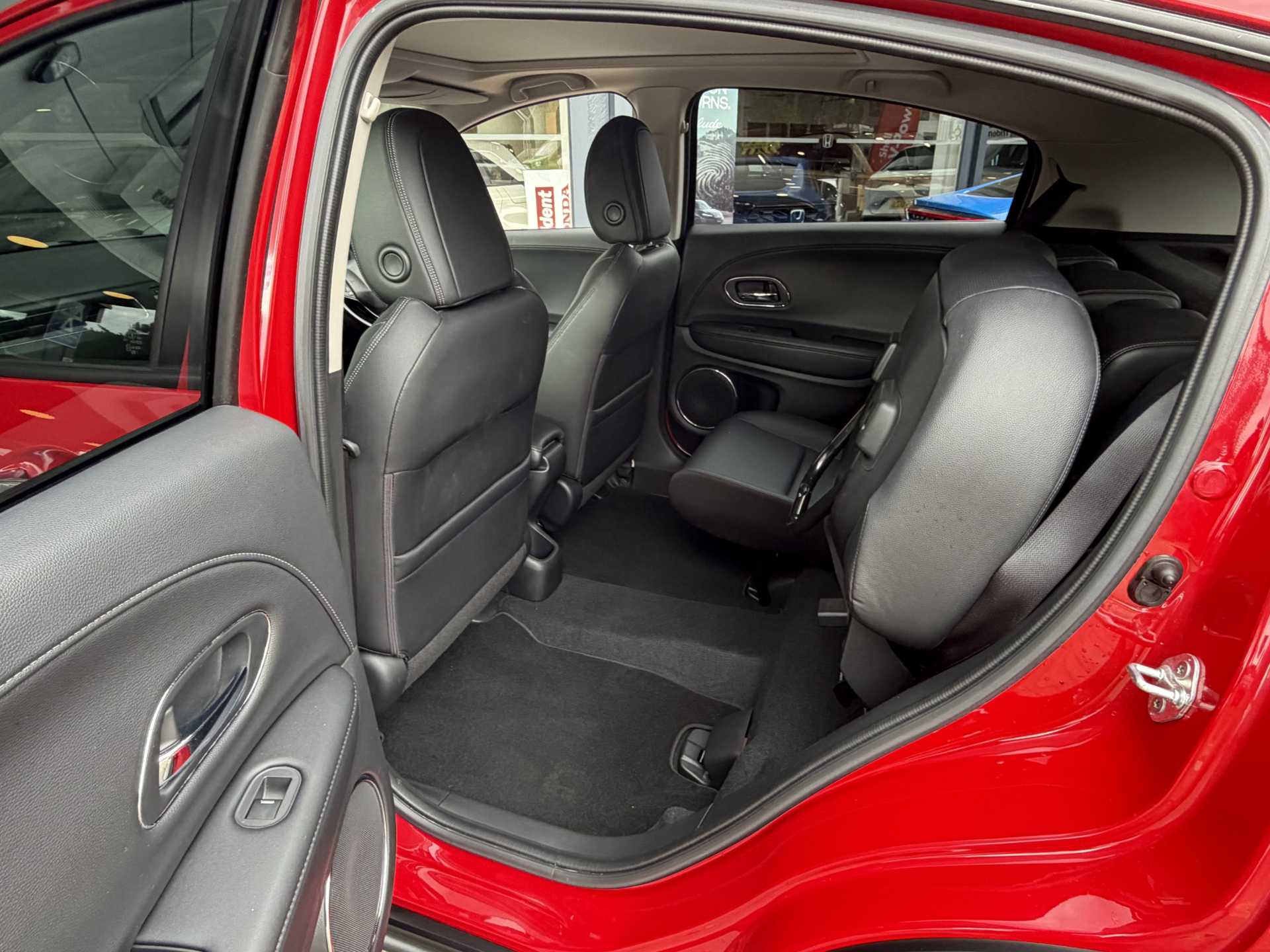 Honda HR-V 1.5 i-VTEC EX 5dr - Image 19