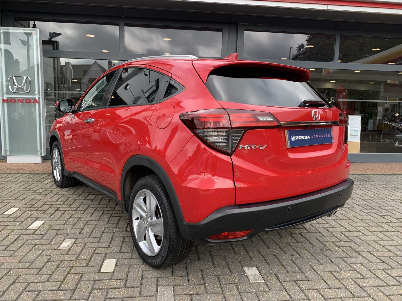 Honda HR-V 1.5 i-VTEC EX 5dr - Image 3