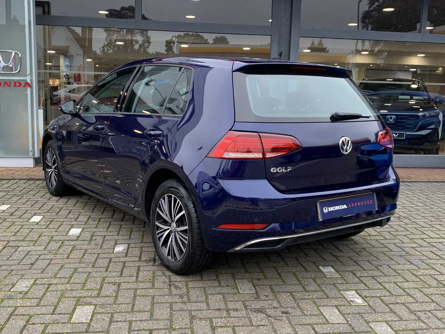 Volkswagen GOLF 1.4 TSI SE [Nav] 5dr DSG - Image 3