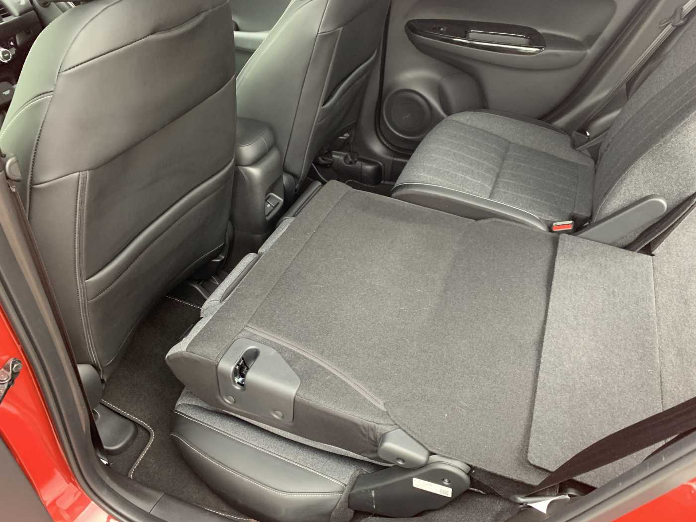 Honda Jazz 1.5 i-MMD Hybrid EX 5dr eCVT - Image 19