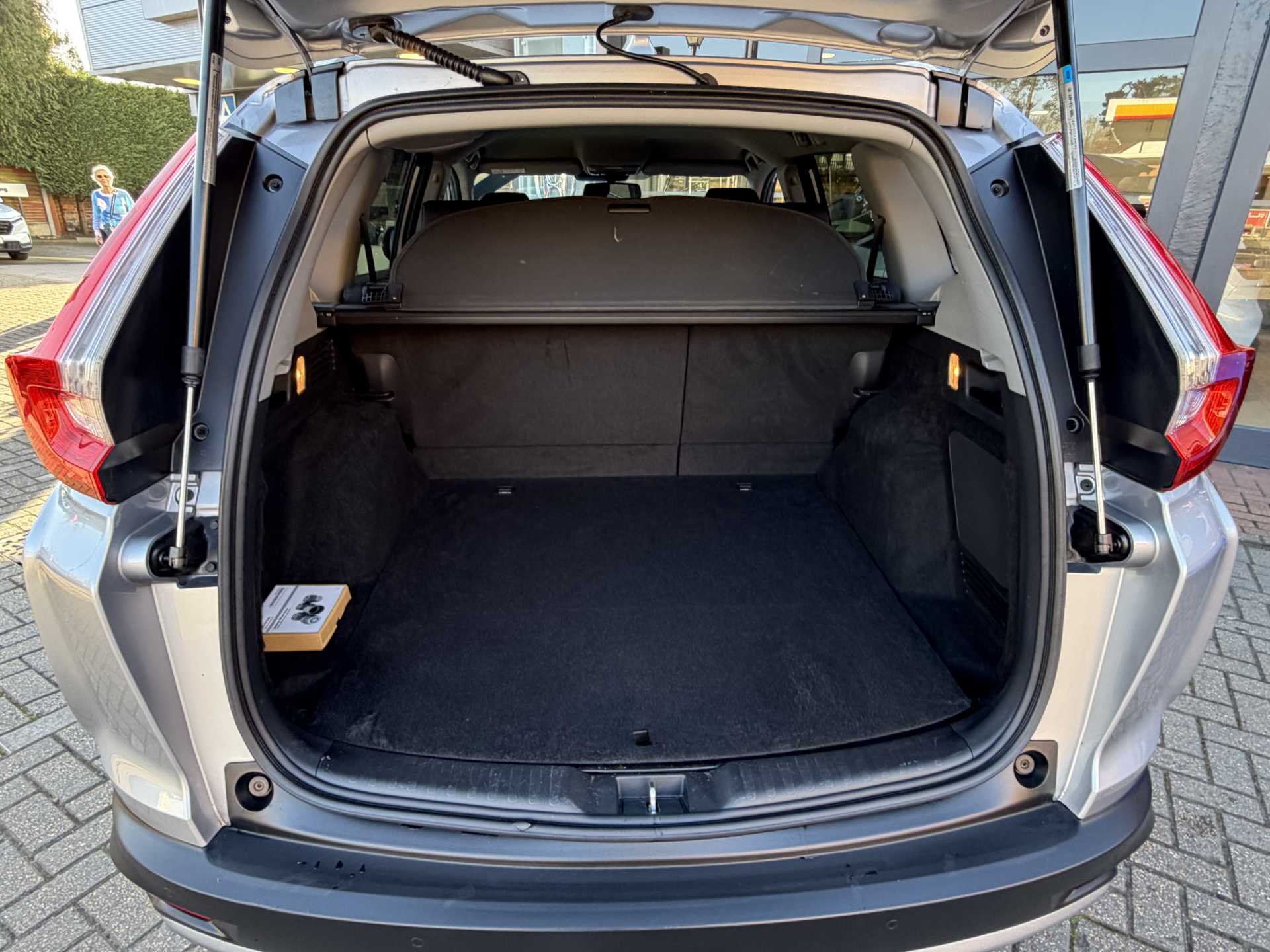 Honda CR-V 2.0 i-MMD Hybrid SR 5dr eCVT - Image 13