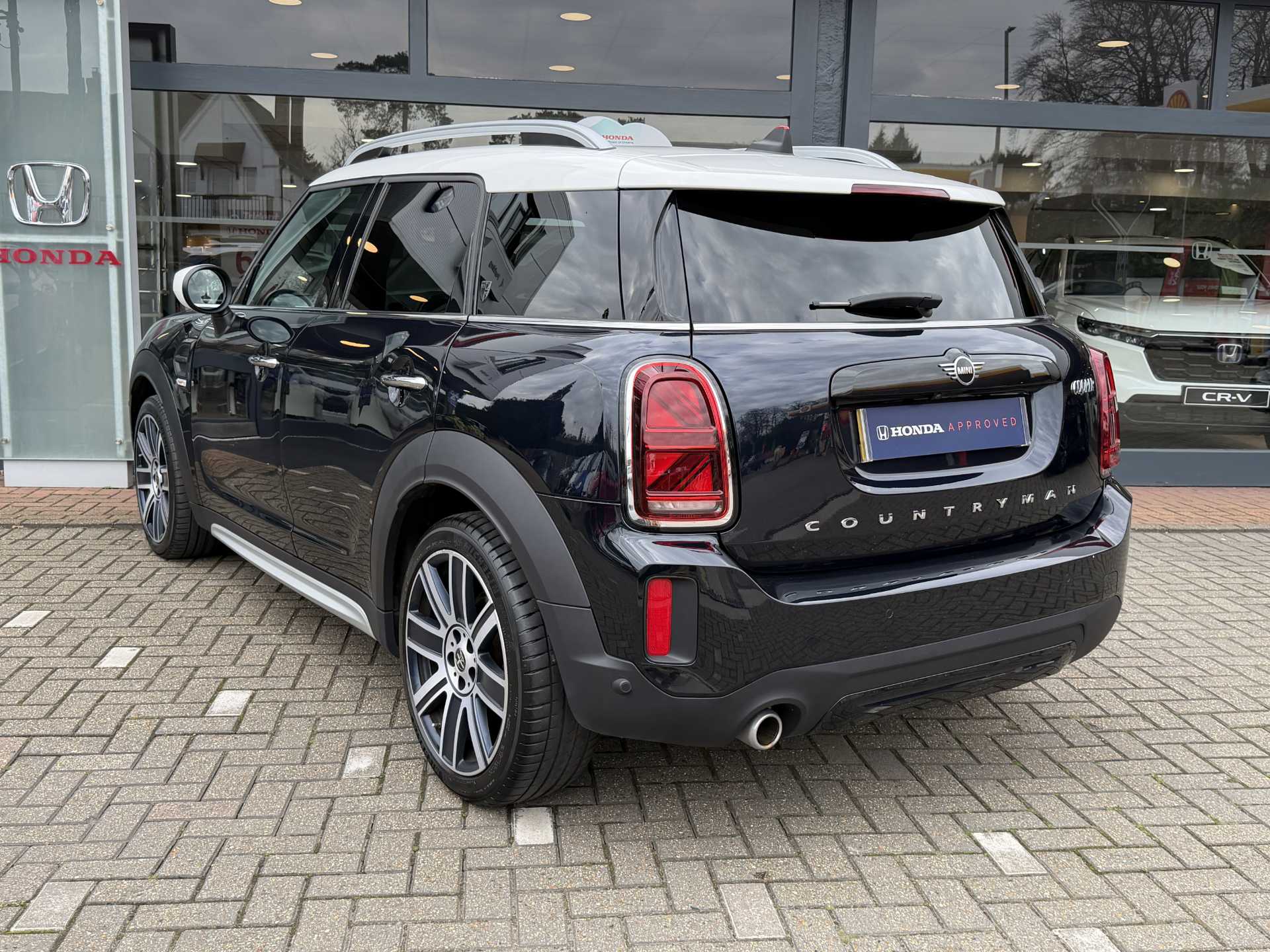 MINI COUNTRYMAN 1.5 Cooper Exclusive Premium Plus 5dr Auto - Image 3