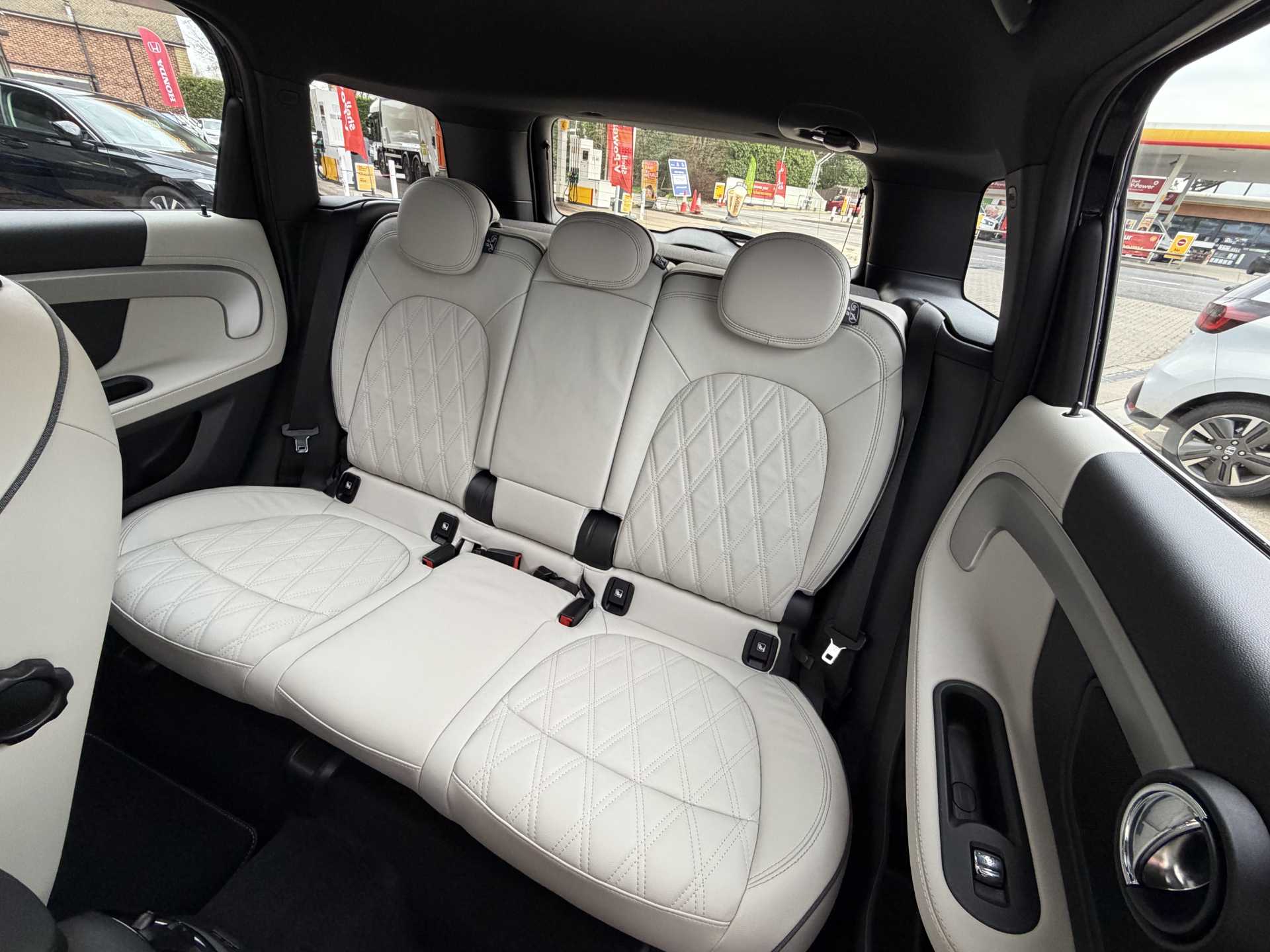 MINI COUNTRYMAN 1.5 Cooper Exclusive Premium Plus 5dr Auto - Image 8