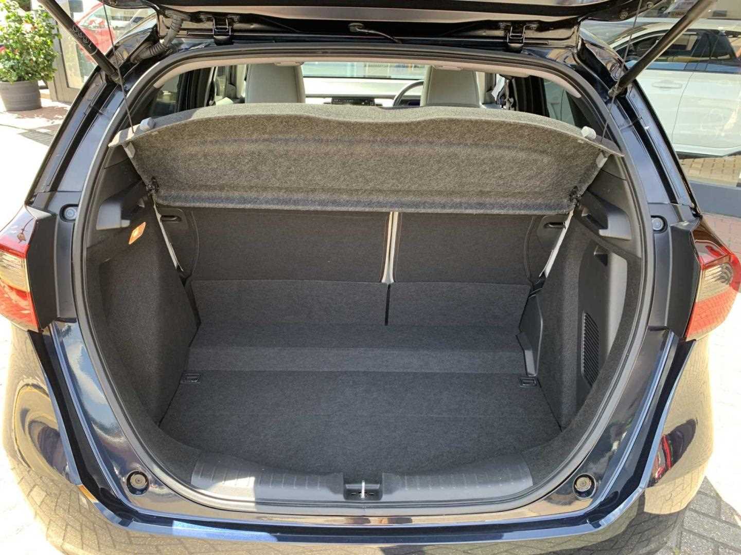 Honda JAZZ 1.5 i-MMD Hybrid EX Style 5dr eCVT - Image 13