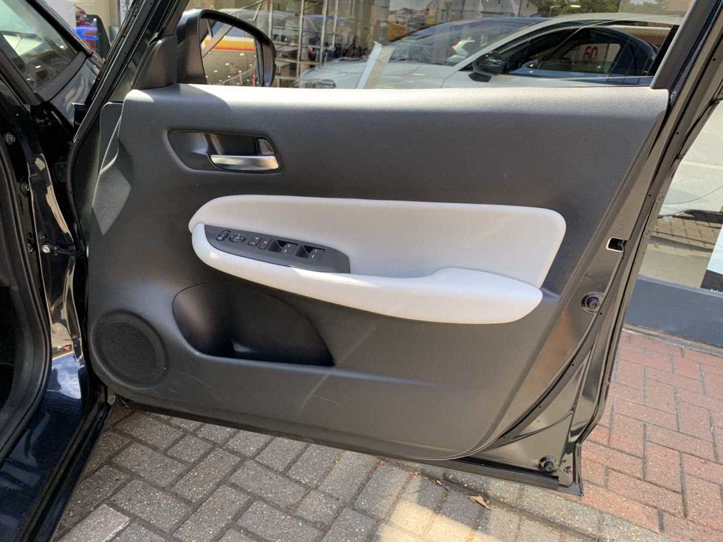 Honda JAZZ 1.5 i-MMD Hybrid EX Style 5dr eCVT - Image 17