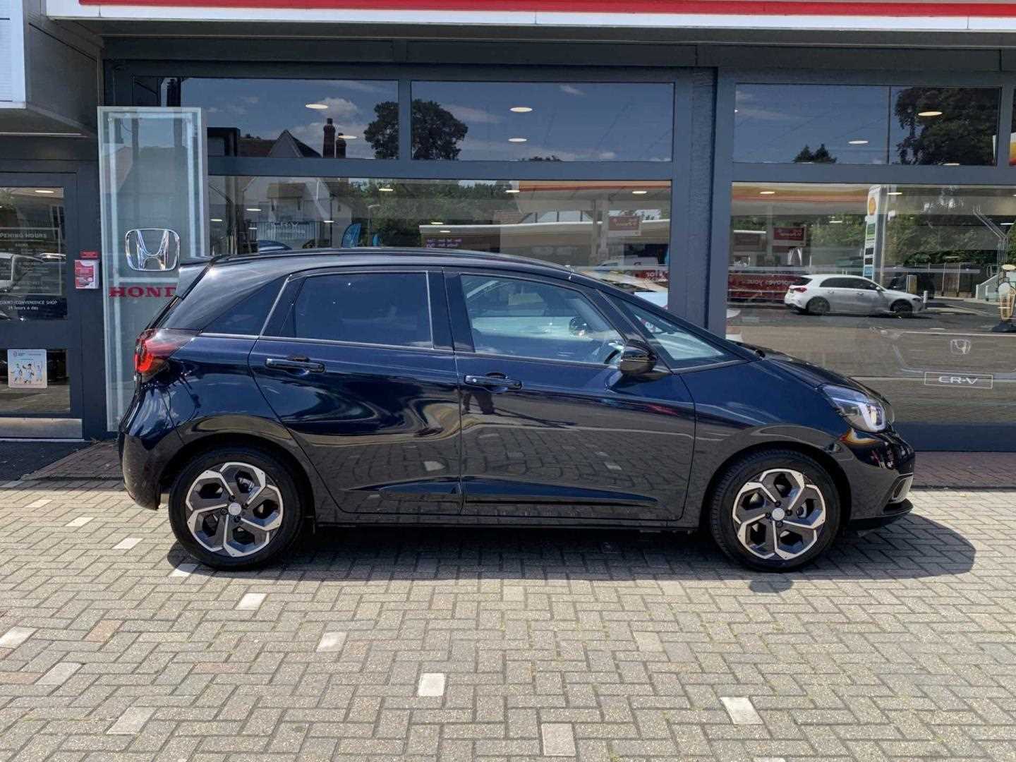 Honda JAZZ 1.5 i-MMD Hybrid EX Style 5dr eCVT - Image 5