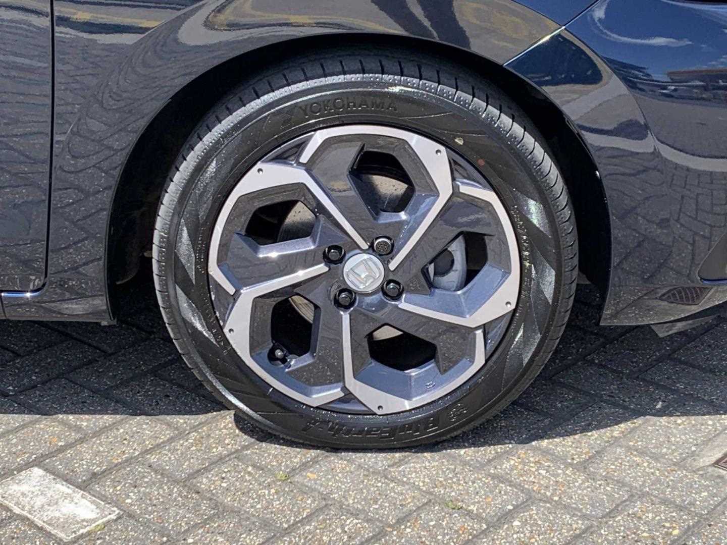 Honda JAZZ 1.5 i-MMD Hybrid EX Style 5dr eCVT - Image 9