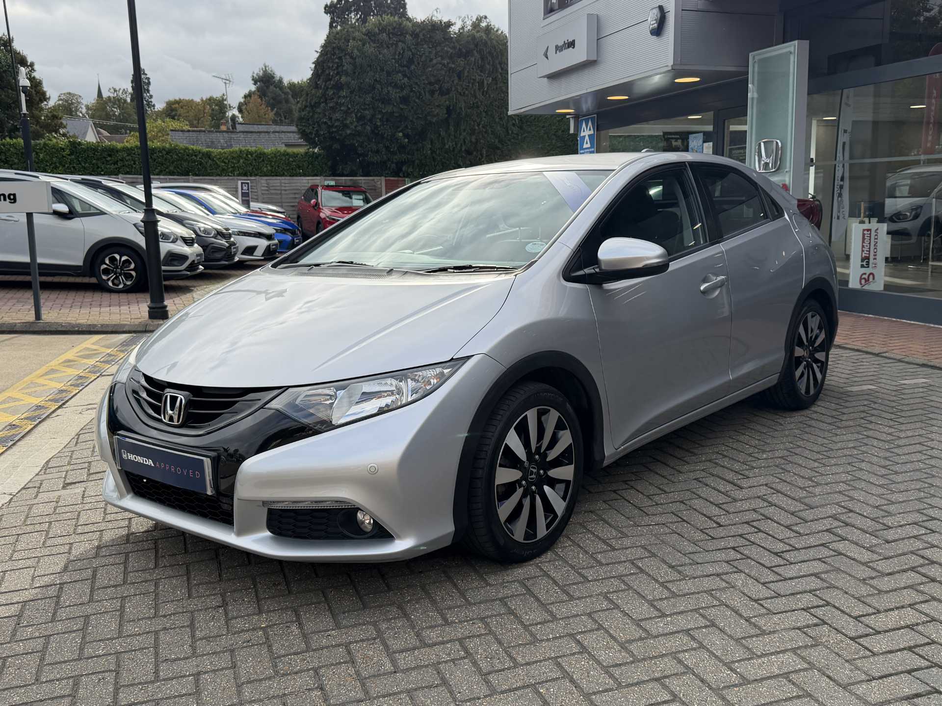 Honda Civic 1.8 i-VTEC SE Plus 5dr Auto - Image 10